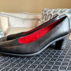 Arche Black Leather Pumps 2.5" Heels Made in France